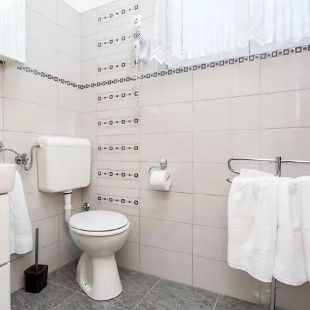 Maledi Apartment