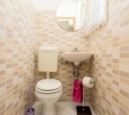 Apartament Maledi *